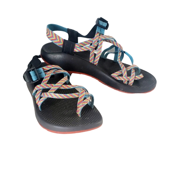 Chaco Classic Strappy Sandals with Stripe Design and Toe Loop Size 9 - Picture 1 of 7